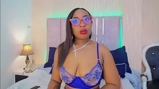 Snapshot of CaseyMoon chatting on February 22, 12:40 pm CaseyMoon online show from February 22, 12:40 pm