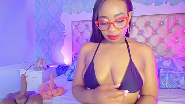 CaseyMoon online show from March 29, 12:18 pm