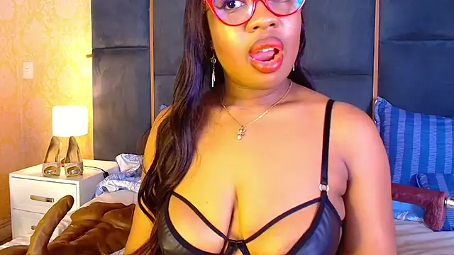 CaseyMoon online show from December 5, 12:37 pm