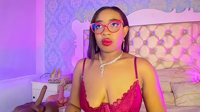 Snapshot of CaseyMoon chatting on March 4, 12:24 pm CaseyMoon online show from March 4, 12:24 pm