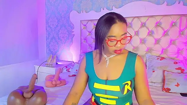 CaseyMoon online show from March 13, 12:43 pm