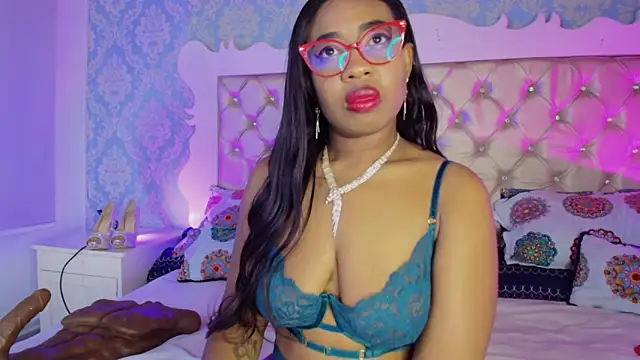 Snapshot of CaseyMoon chatting on February 3, 12:43 pm CaseyMoon online show from February 3, 12:43 pm