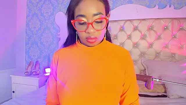 Snapshot of CaseyMoon chatting on June 7, 12:32 pm CaseyMoon online show from June 7, 12:32 pm