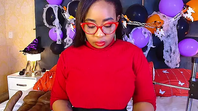 CaseyMoon online show from October 28, 12:48 pm