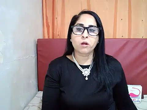 Indiankushy online show from October 3, 5:03 pm