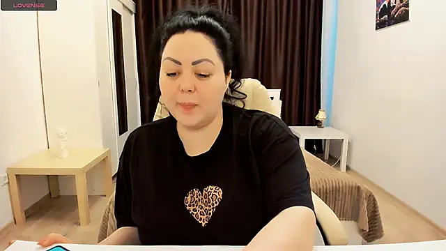 Nina Hopper online show from January 31, 12:07 pm