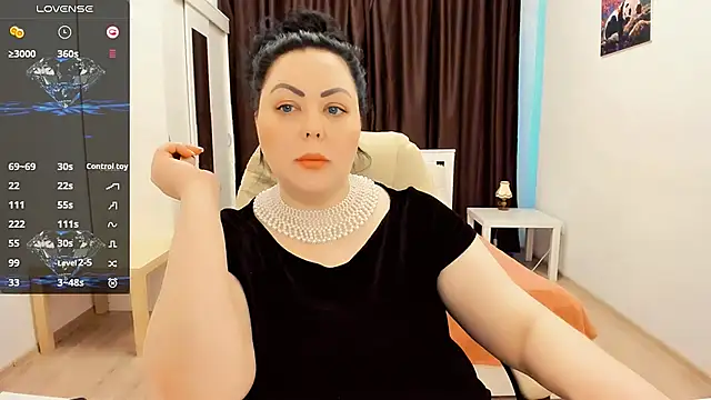 Nina Hopper online show from February 13, 12:11 pm