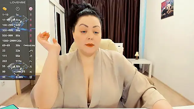 Nina Hopper online show from February 27, 12:34 pm