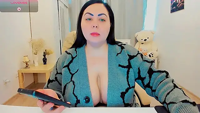 Nina Hopper online show from March 30, 1:34 pm