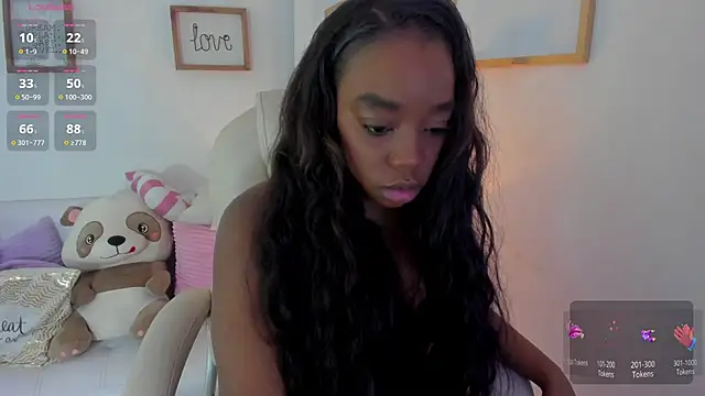 Snapshot of zobe_love chatting on May 4, 5:05 pm zobe love online show from May 4, 5:05 pm