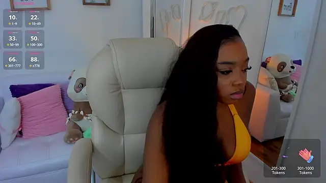 Snapshot of zobe_love chatting on March 8, 3:17 am zobe love online show from March 8, 3:17 am