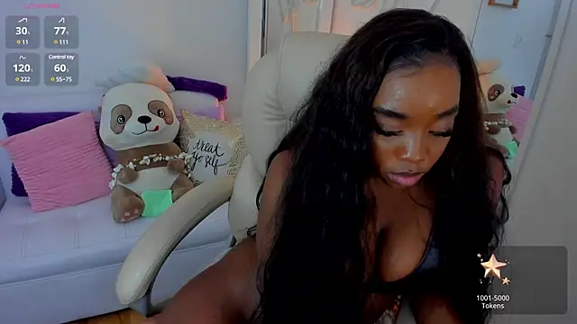 Snapshot of zobe_love chatting on March 1, 5:20 am zobe love online show from March 1, 5:20 am
