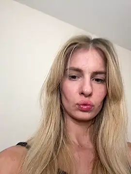 DollyDripp online show from March 31, 6:54 pm