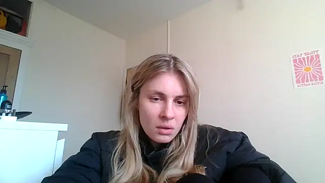 Snapshot of DollyDripp chatting on March 2, 2:47 pm DollyDripp online show from March 2, 2:47 pm