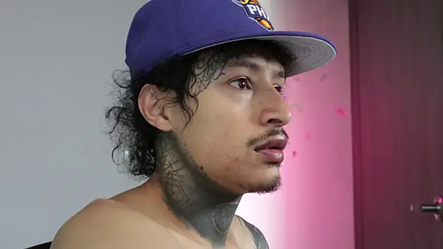 trieone online show from April 12, 2:31 pm