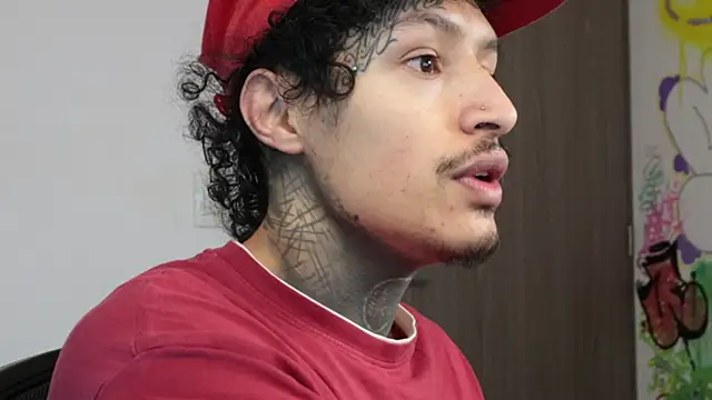 trieone online show from March 19, 1:33 pm