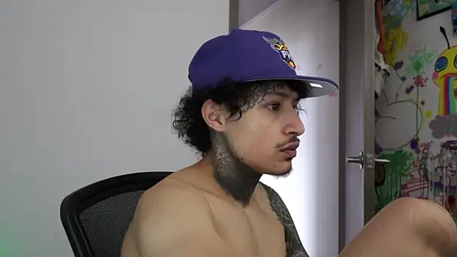 trieone online show from March 7, 3:17 pm