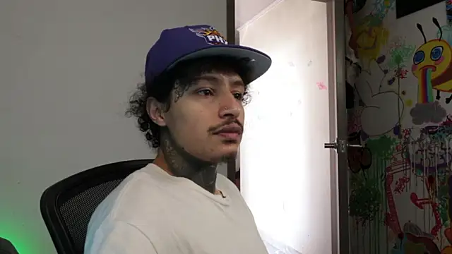 trieone online show from March 15, 2:24 pm