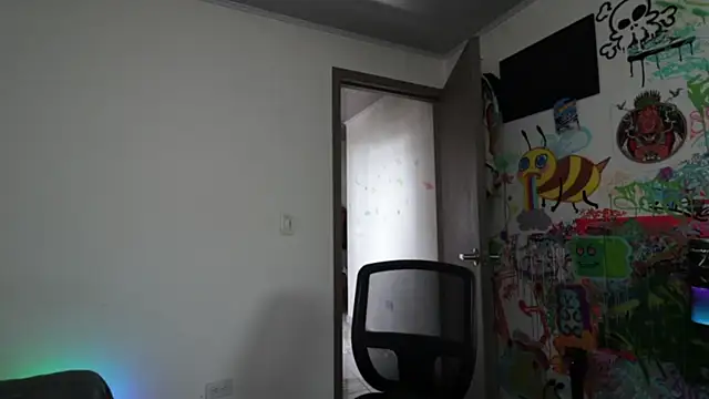 trieone online show from April 2, 2:13 pm