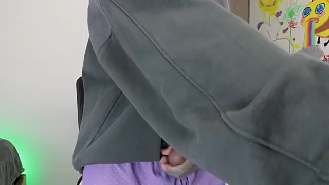 trieone online show from March 9, 3:04 pm