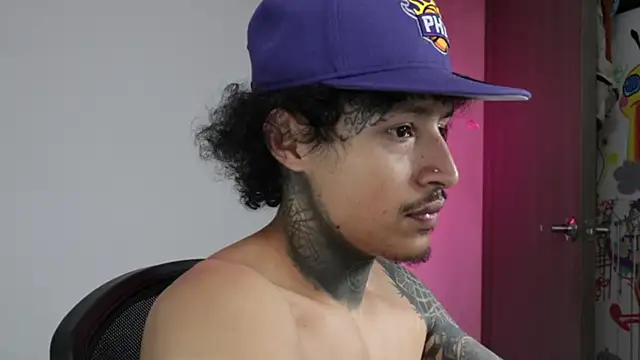 trieone online show from April 10, 2:24 pm