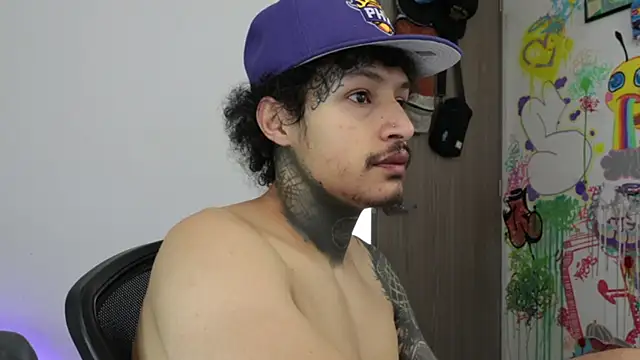 trieone online show from March 4, 1:41 pm