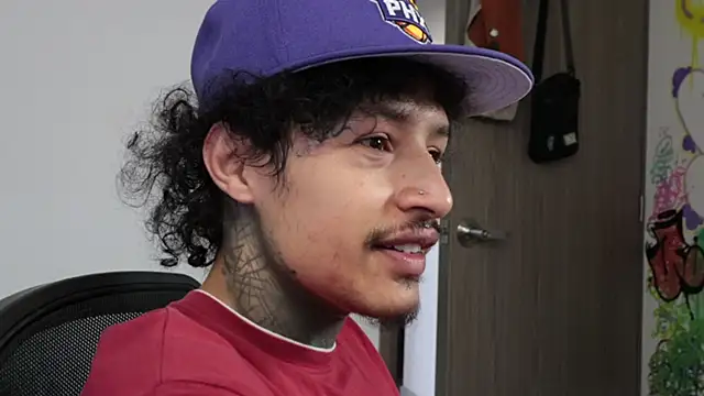 trieone online show from April 3, 11:38 am