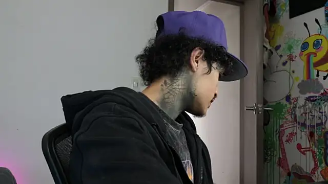 trieone online show from March 14, 2:01 pm