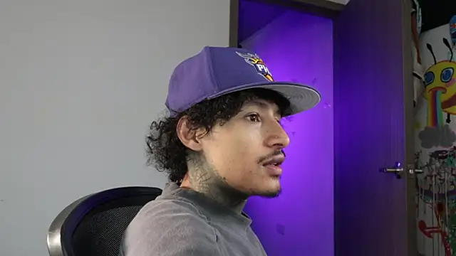 trieone online show from April 16, 2:18 pm