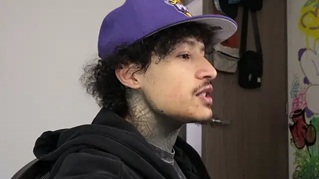 trieone online show from March 24, 2:17 pm