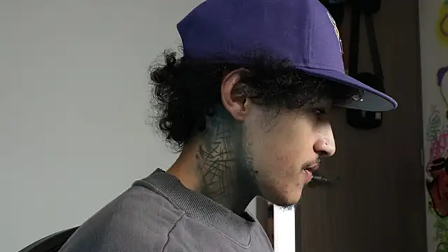 trieone online show from March 25, 1:54 pm