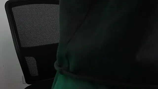 Snapshot of trieone chatting on December 3, 10:36 am trieone online show from December 3, 10:36 am