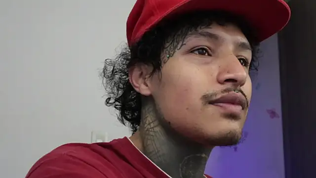 Snapshot of trieone chatting on December 22, 12:05 pm trieone online show from December 22, 12:05 pm