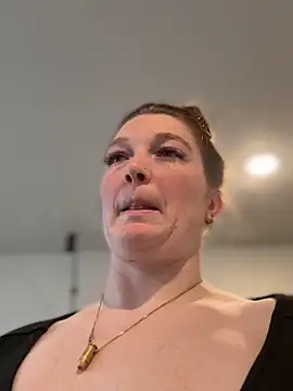 Snapshot of PussiesnCream_ chatting on March 22, 6:25 pm PussiesnCream online show from March 22, 6:25 pm