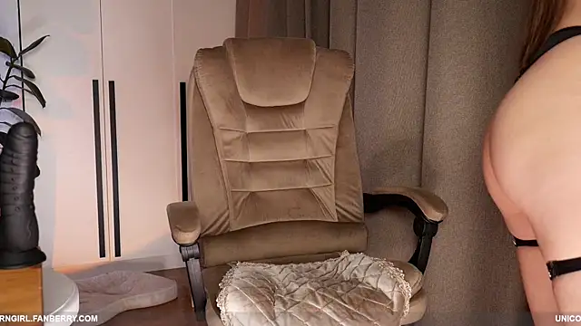 alicebalij online show from November 10, 8:08 am