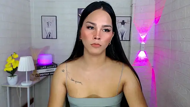 Snapshot of urnaughtydolly69 chatting on September 21, 3:39 pm urnaughtydolly69 online show from September 21, 3:39 pm