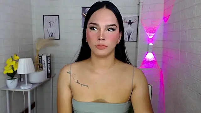 urnaughtydolly69 online show from October 21, 11:20 am