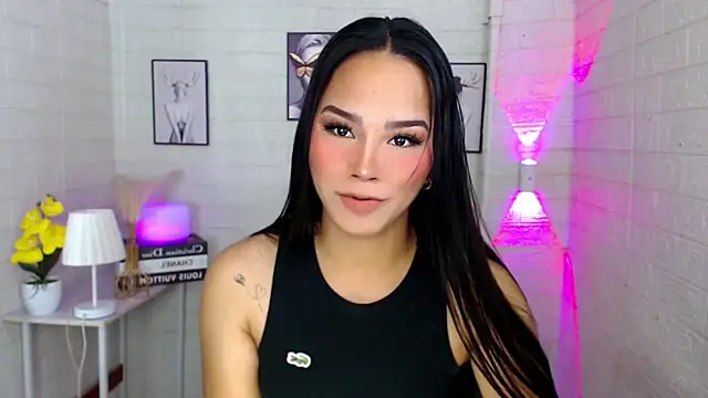 Snapshot of urnaughtydolly69 chatting on September 19, 4:00 pm urnaughtydolly69 online show from September 19, 4:00 pm