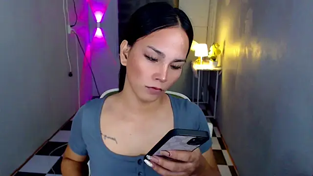 urnaughtydolly69 online show from May 7, 1:36 pm