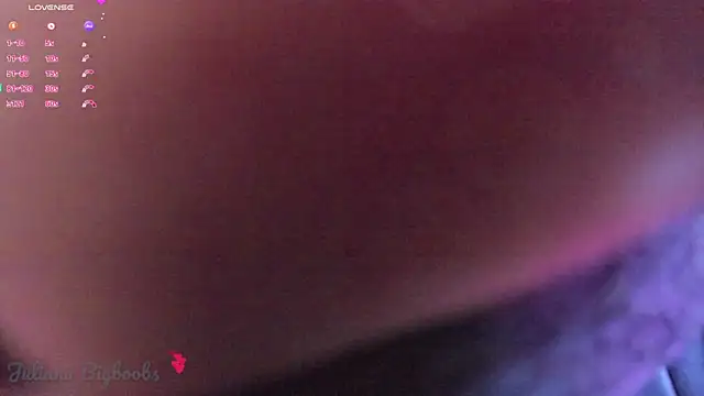 Snapshot of Juliana_bigboobs chatting on November 2, 7:13 am Juliana bigboobs online show from November 2, 7:13 am