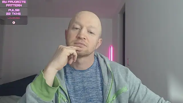 kevintyler69 online show from April 10, 1:45 am