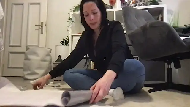 Snapshot of Viola_Beck chatting on January 14, 4:21 pm Viola Beck online show from January 14, 4:21 pm