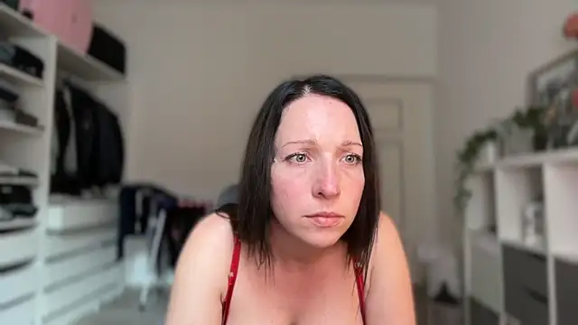 Viola Beck online show from March 31, 3:25 pm