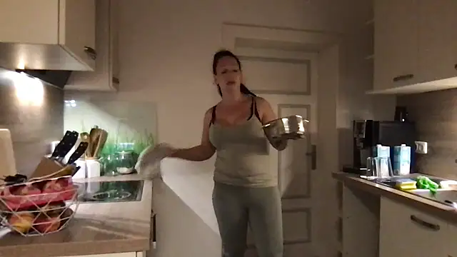 Viola Beck online show from November 10, 5:29 pm