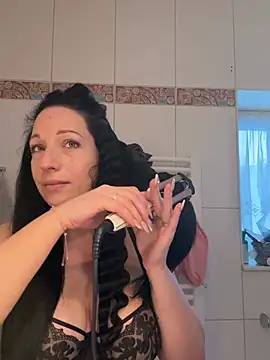 Snapshot of Viola_Beck chatting on January 10, 10:21 am Viola Beck online show from January 10, 10:21 am