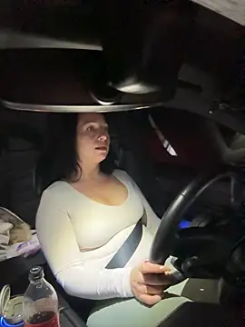 Viola Beck online show from November 18, 6:00 pm