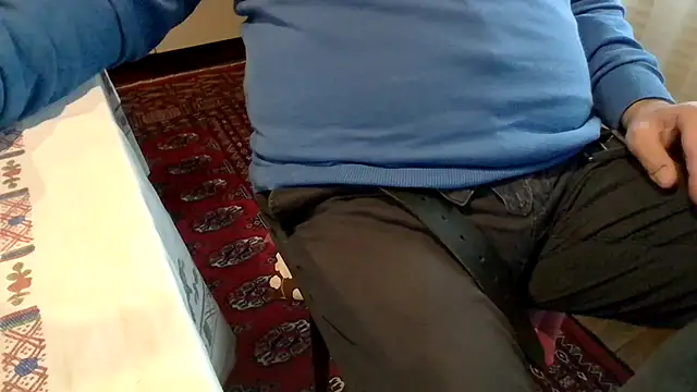 polloiw online show from April 15, 3:16 pm