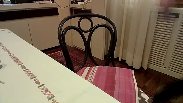 polloiw online show from March 19, 1:44 pm