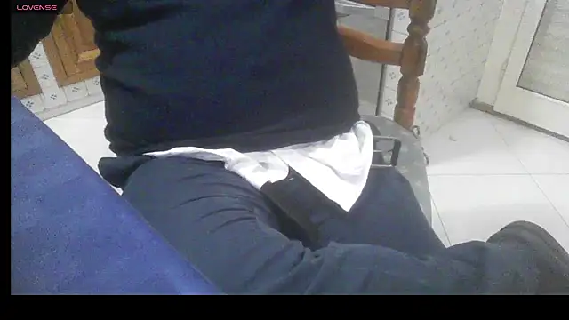 polloiw online show from March 4, 12:13 pm