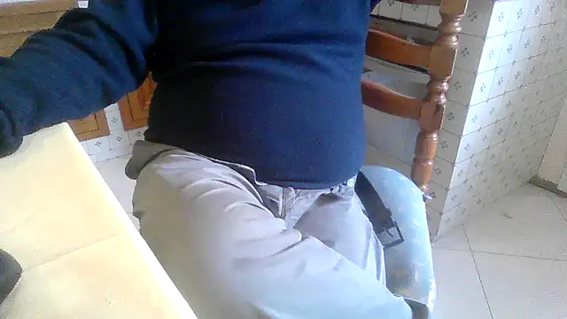 polloiw online show from October 26, 10:59 am